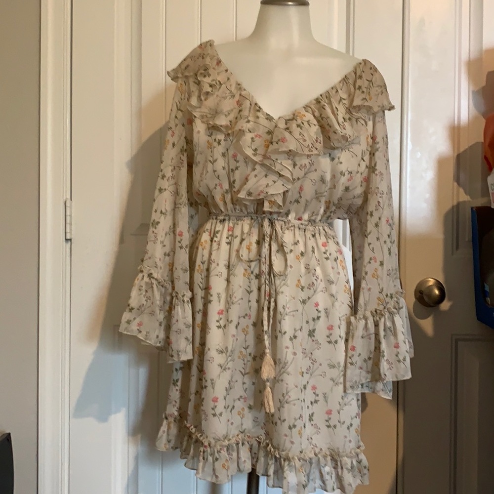 Floral print Eva Mendes floral print dress
